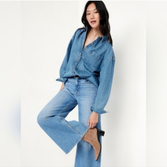 Old Navy Boyfriend Button-Down Jean Denim Tunic light wash - Picture 3 of 6